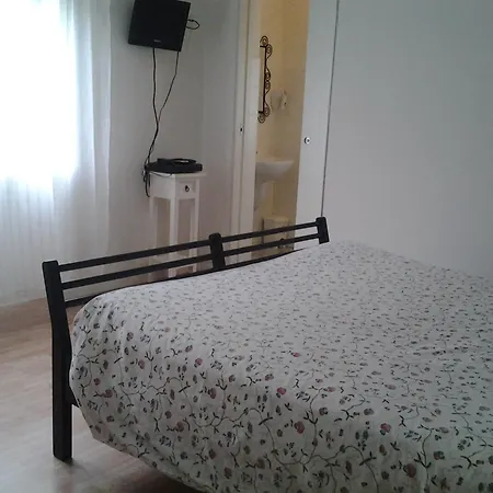 Topaze Bed and Breakfast Σιρμιόνε